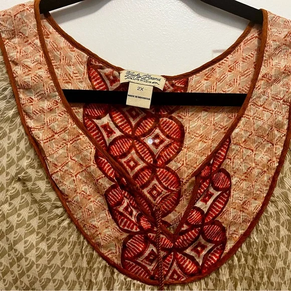 Elegant Beige and Red Women's blouse.From the renowned Lucky brand, long sleeves - Picture 6 of 15